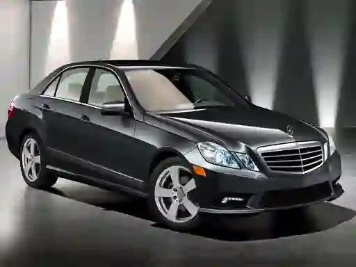 Žaidimas E-Class Sedan Puzz internete