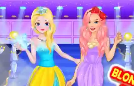 Žaidimas Blonde Vs Readhead Fashion Show internete