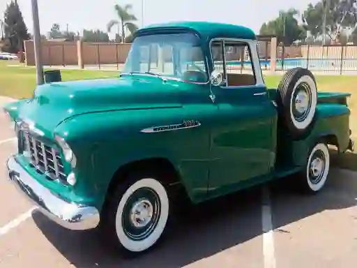 Žaidimas Classic Trucks Puzzle internete