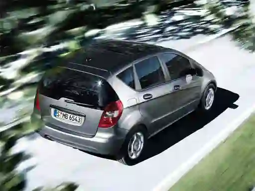 Žaidimas A Class Sedan Puzzle internete
