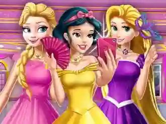 Žaidimas Princesses At Masquerade internete