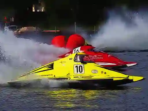 Žaidimas Motor Racing Boat internete